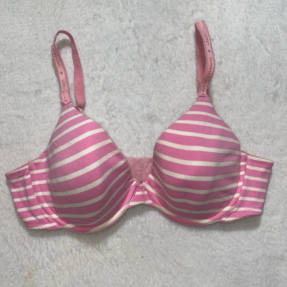 Victorias Secret coverage bra (38B)